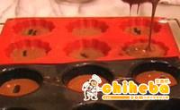 莫尼卡美食厨房：爆浆巧克力蛋糕的做法 步骤7
